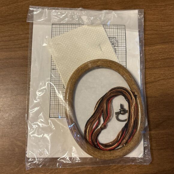 Vintage Dale Burdett Crosstitch Kit CK 160 Bear Hugs Are In 1985 - Picture 3 of 3